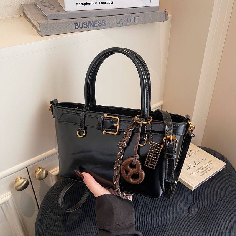 新款女包2026高颜值时尚百搭单肩包复古大容量轻便斜挎包,箱包皮具/热销女包/男包,通用款女包,淘宝优惠券,粉丝福利购,淘宝优惠卷