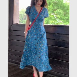 专柜撤回克莱因蓝碎花连衣裙2025绝美气质海边度假风漂亮裙子女夏