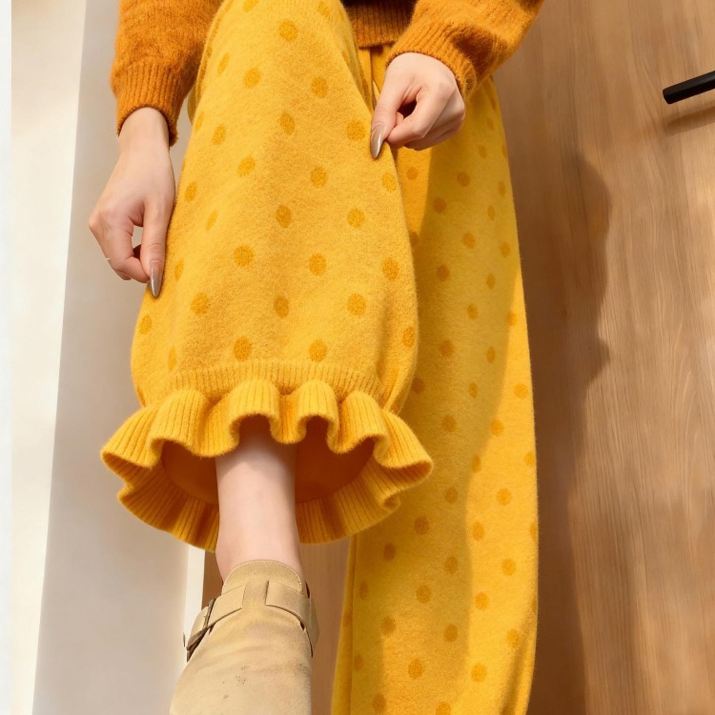 外贸撤回新款姜黄色波点针织花苞裤女秋冬超火的裤子休闲直筒阔腿