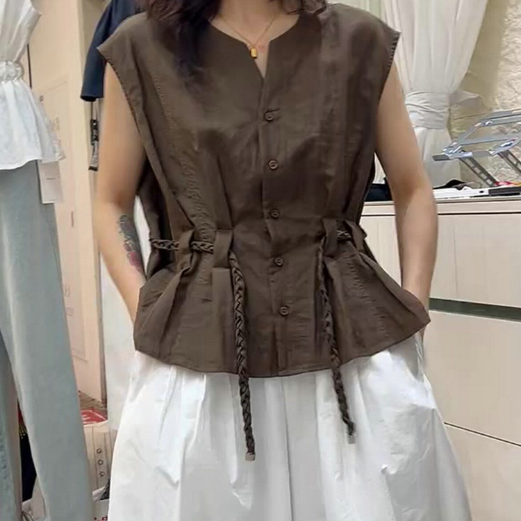 专柜撤回休闲慵懒风褐色上衣女2025夏季小众设计收腰修身显瘦小衫