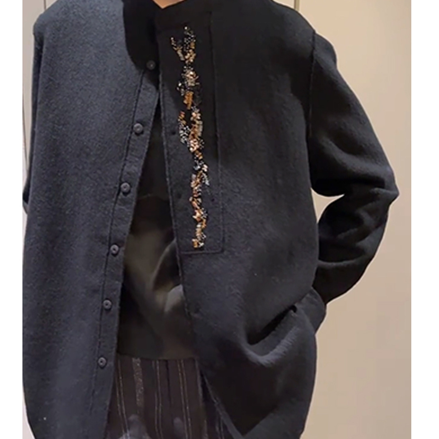 外贸撤回今年流行爆款巨好看的秋冬高级感轻奢减龄洋气黑色外套女,女装/女士精品,常规大码外套,淘宝优惠券,粉丝福利购,淘宝优惠卷