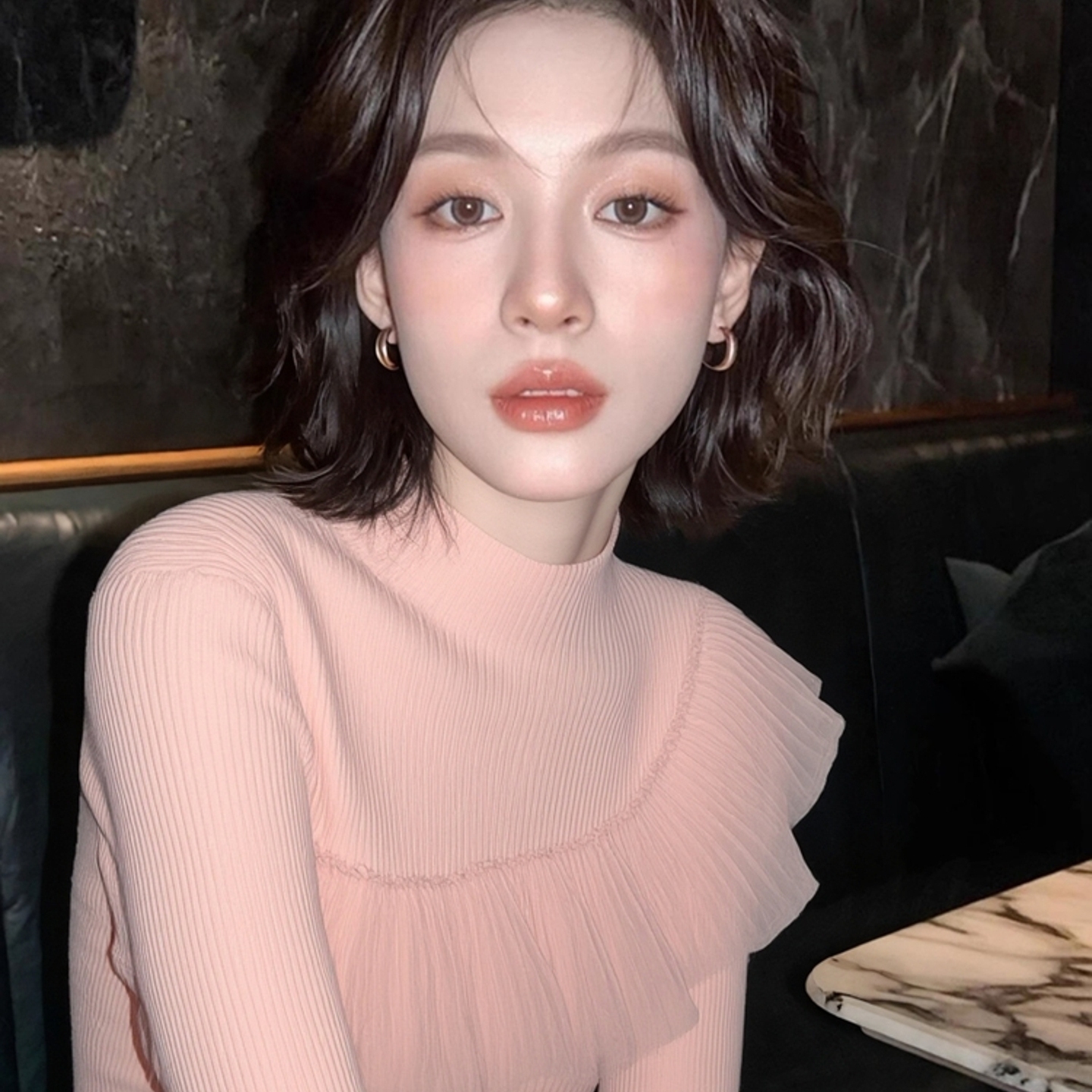 外贸撤回通勤穿搭法式小众设计感洋气减龄巨好看多巴胺粉色上衣女