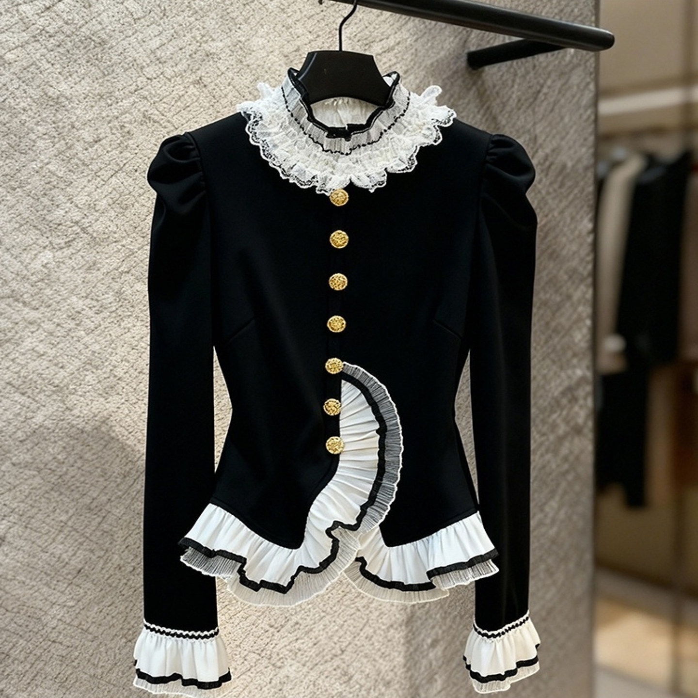 外贸撤回黑色针织衫女轻熟气质独特漂亮巨好看荷叶边法式小资上衣