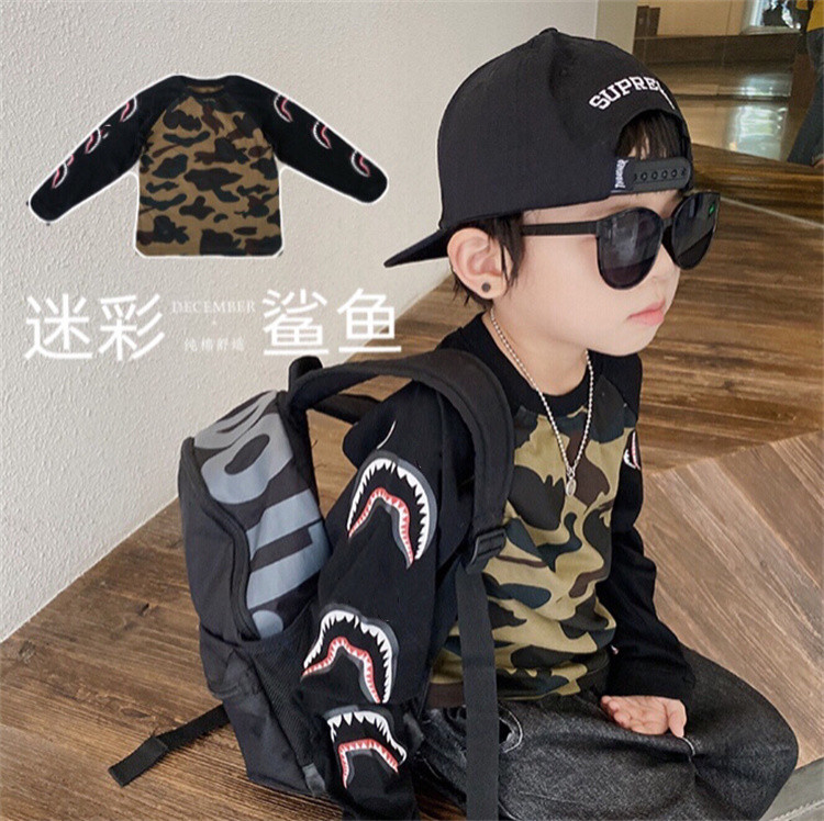 迷彩鲨鱼插肩袖男童春秋