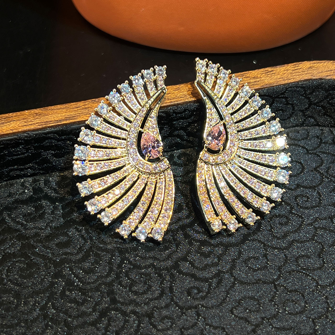 个性贴耳朵欧美大气微镶彩锆绽放烟花花朵耳环轻奢小众高级感耳饰