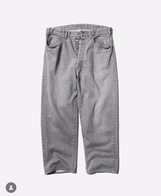 水洗做旧复古灰色宽松牛仔裤