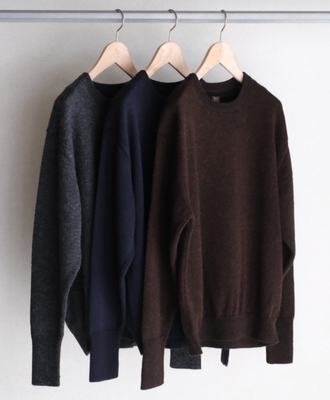 秋冬新款仔羊驼毛圆领针织衫