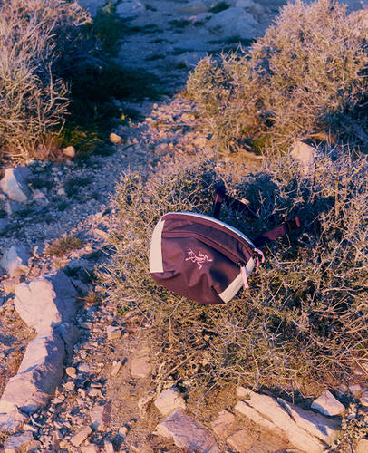 春夏新款BEAMS独占户外斜挎包