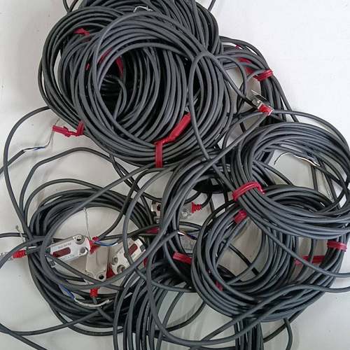 议价基恩士PR-FB15N3传感器，全新未剪线的，安