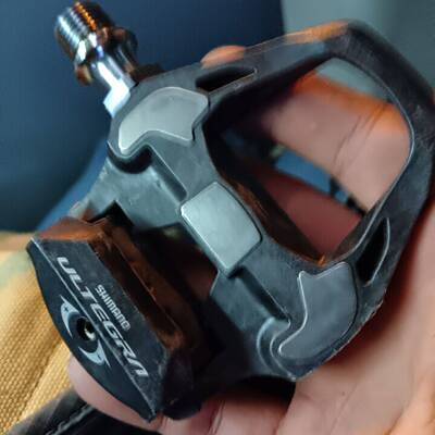 议价UT R8000锁踏，使用20KM，爽快送锁片全新，