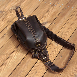 男士疯马皮胸包复古手工头层牛皮单肩斜挎包相机旅行摄影真皮男包