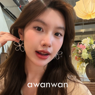 阿婉Wan 极简花廓~高级感银色线条花朵夸张耳扣法式时髦大气耳饰