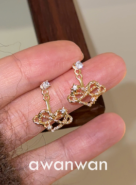 阿婉Wan甜酷少女~小众设计感爱心结个性时髦耳钉精致辣妹耳钉