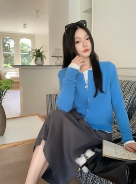 铅笔莓莓【02.09/20:00新品】限时前3天到手6折！蓝色纯欲针织衫