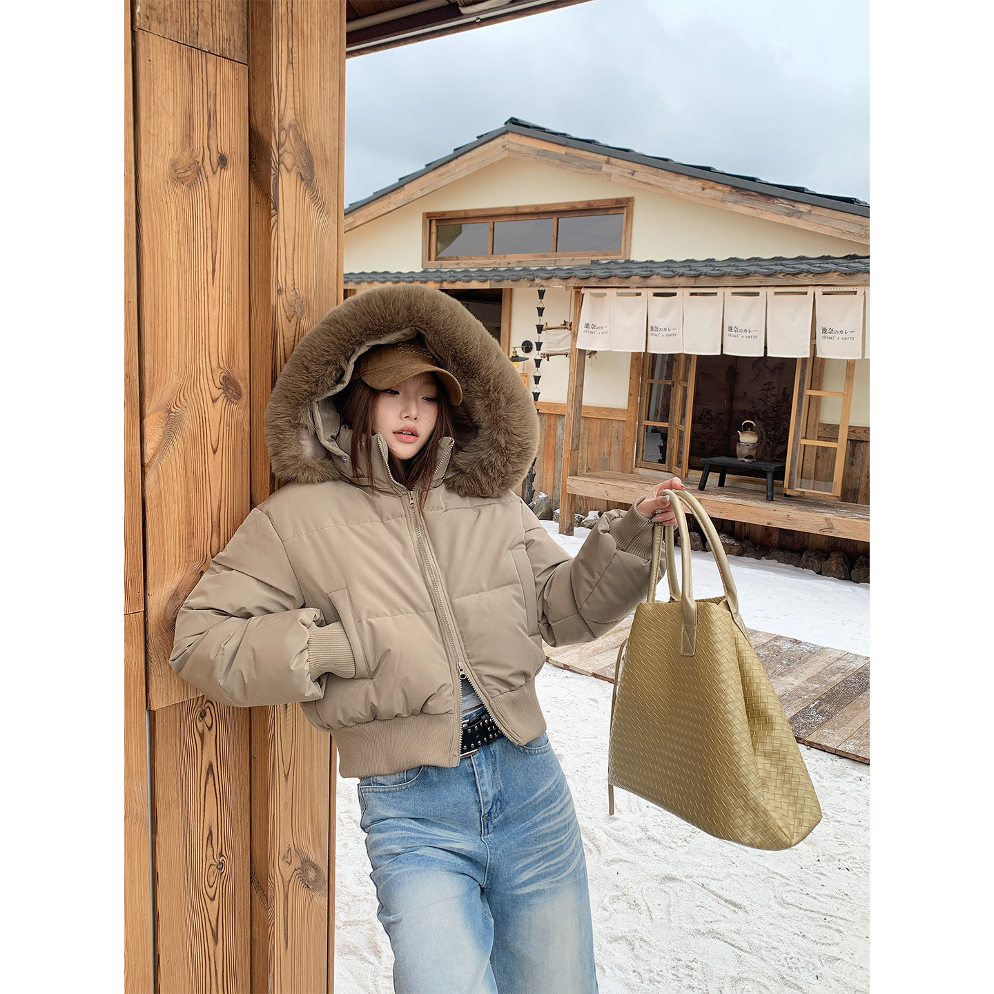 铅笔莓莓【冬日序曲】2025秋冬季新款复古毛领连帽收腰短款棉服女