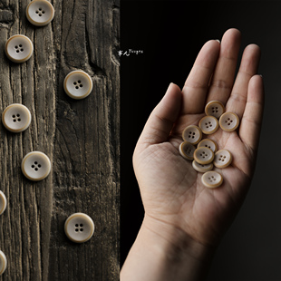 德国UNION 复古纽扣子辅料／1枚价 KNOPF—天然果实烧边四孔纽