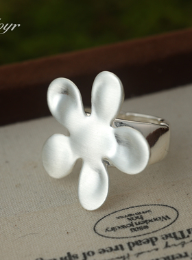 设计感弹力绳拉丝花朵戒指