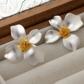 高级感小众925银耳针花朵耳环 爆款 YOYR 栀子花耳饰耳钉女七夕新款