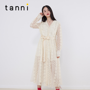 tanni新款蕾丝巴洛克网纱V领气质收腰连衣裙TM11DR003A