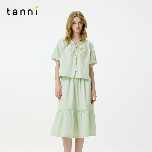 tanni花卉刺绣系带衬衫半身裙