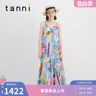 连衣裙TN11DR023A tanni春夏新款 优雅浪漫度假风V领吊带长款