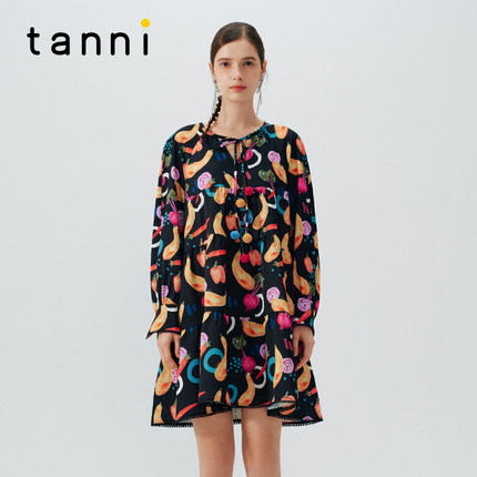 tanni早秋新款趣味蔬果多巴胺印花A字系带压褶连衣裙TN31DR076A