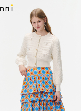 tanni25秋冬新款甜美淑女白色简约圆领短款针织开衫TO31KN201A