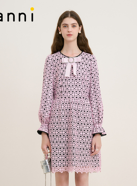 tanni25秋款优雅气质双层甜美粉色镂空圆领收腰连衣裙TM31DR045B