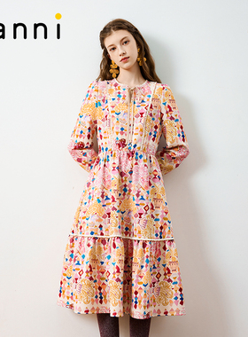 tanni新款复古宫廷风时尚小V领长款收腰连衣裙TM31DR058A