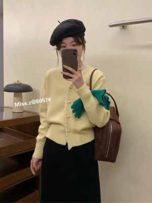 001001减龄蕾丝花边针织开衫女装冬季新款温柔宽松V领连帽毛衣