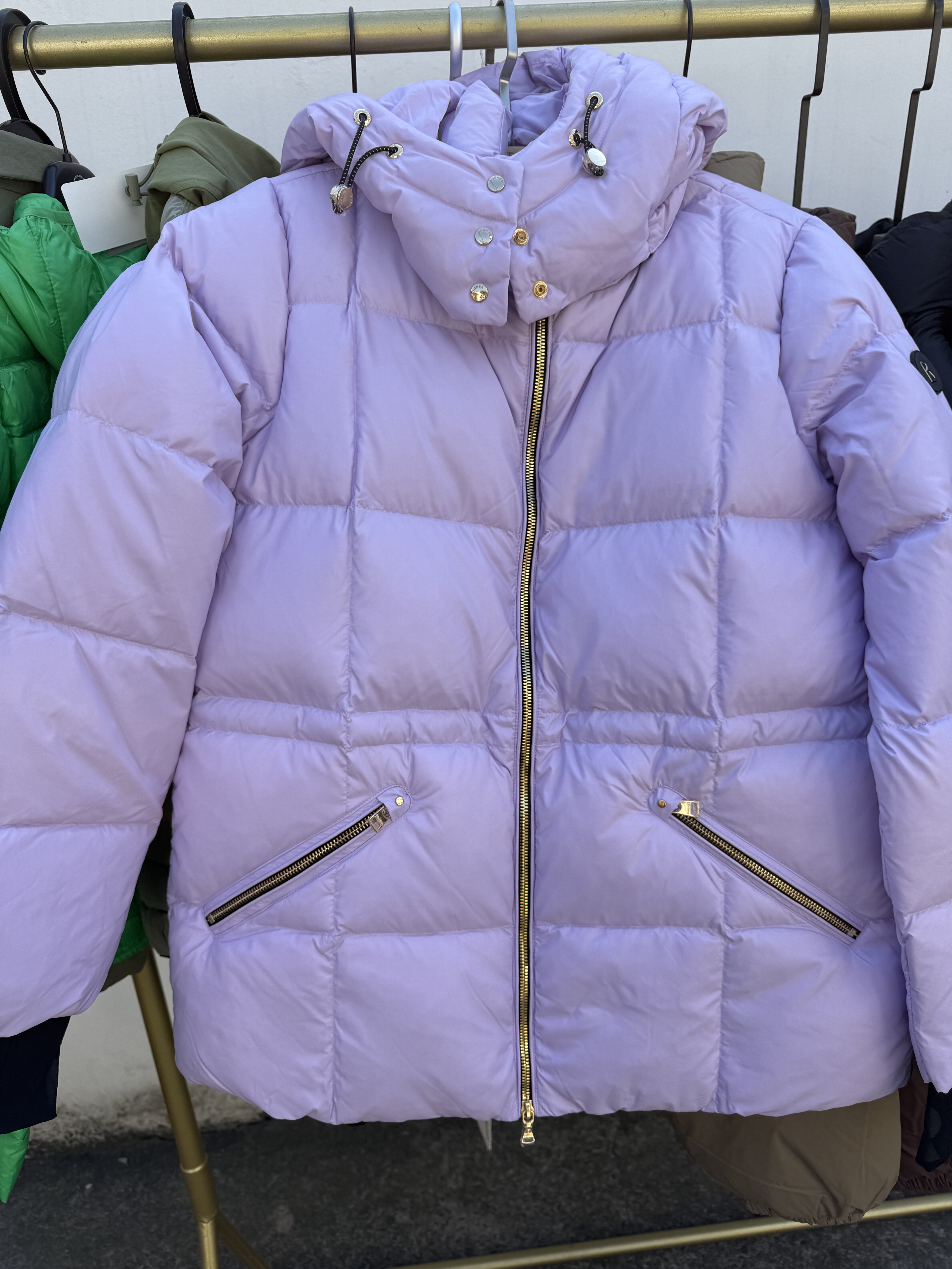 鹅绒服 紫色和白色 充绒量200克