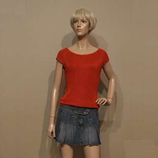 公司样衣铁锈红圆领短袖针织冰丝套头上衣低价销售