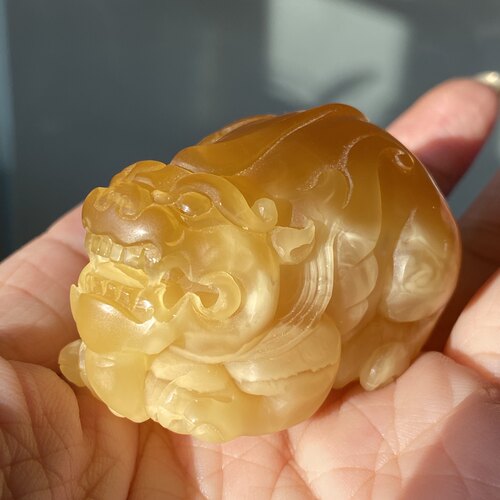 貔貅吊坠琥珀蜜蜡吊坠