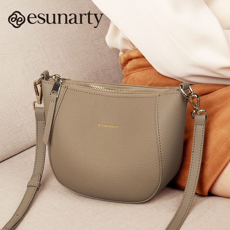 真皮小包包女士2026新款单肩手机包头层牛皮饺子包妈妈包斜挎小包