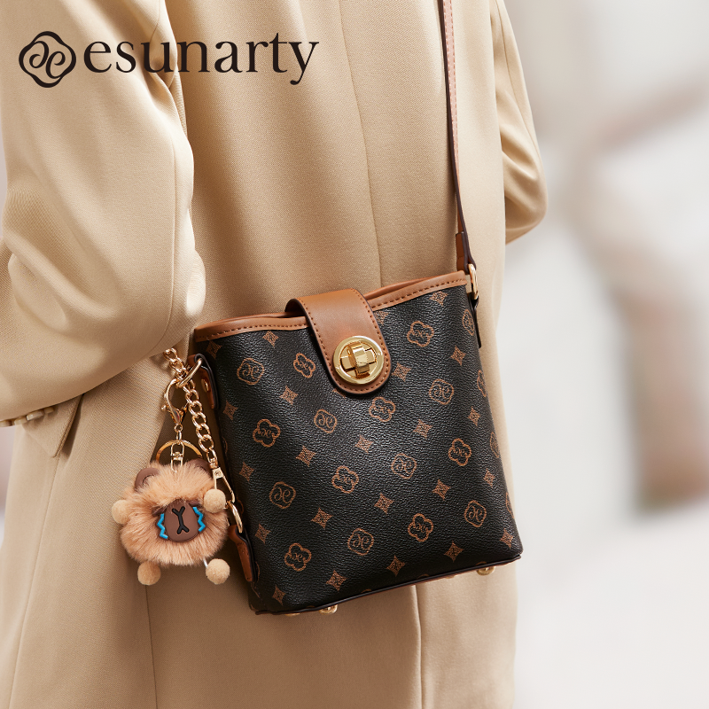 斜挎包小包女士2026新款潮老花大容量水桶包中年妈妈包单肩手机包,箱包皮具/热销女包/男包,水桶包,淘宝优惠券,粉丝福利购,淘宝优惠卷