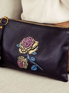 晚宴手拿包女2026新款时尚百搭气质大容量真皮玫瑰压纹名媛手抓包