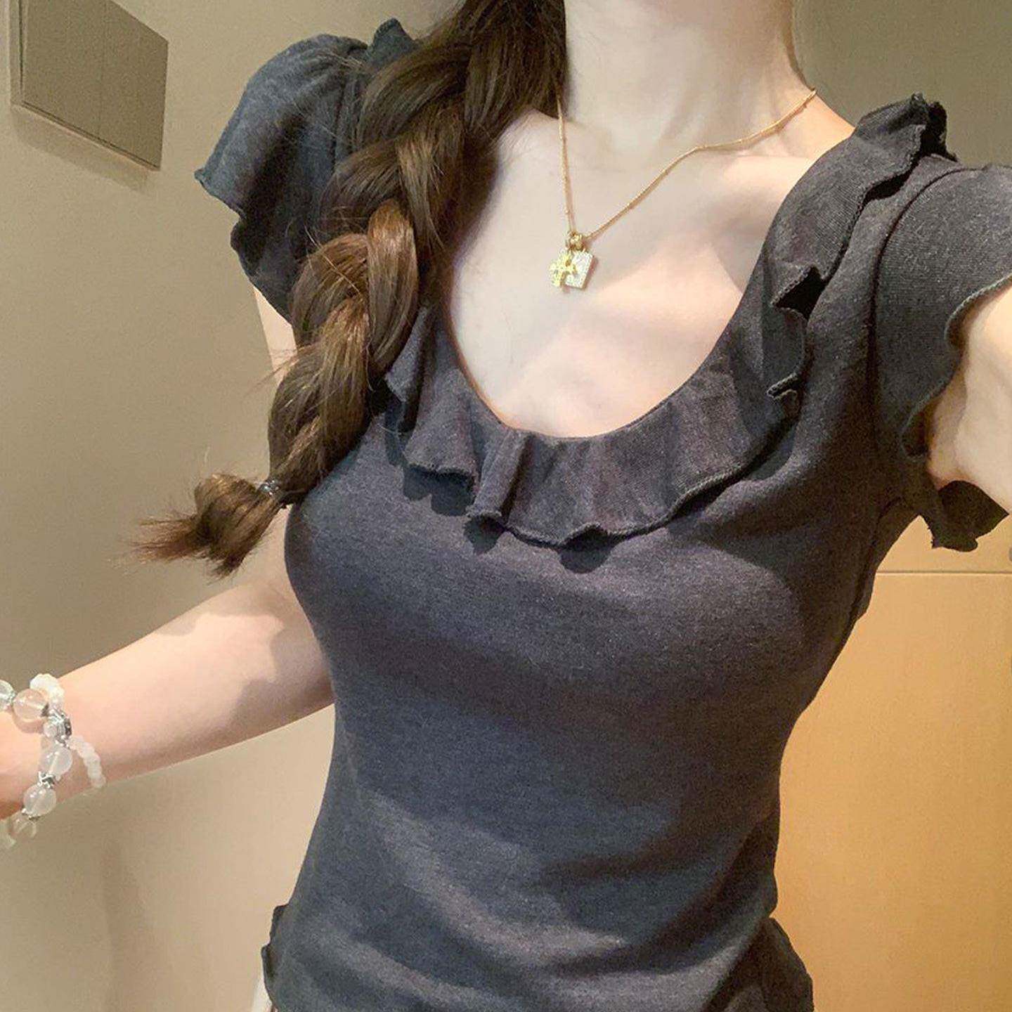 韩系纯欲风灰色木耳边短袖T恤女夏季U领荷叶边修身显瘦短款上衣潮
