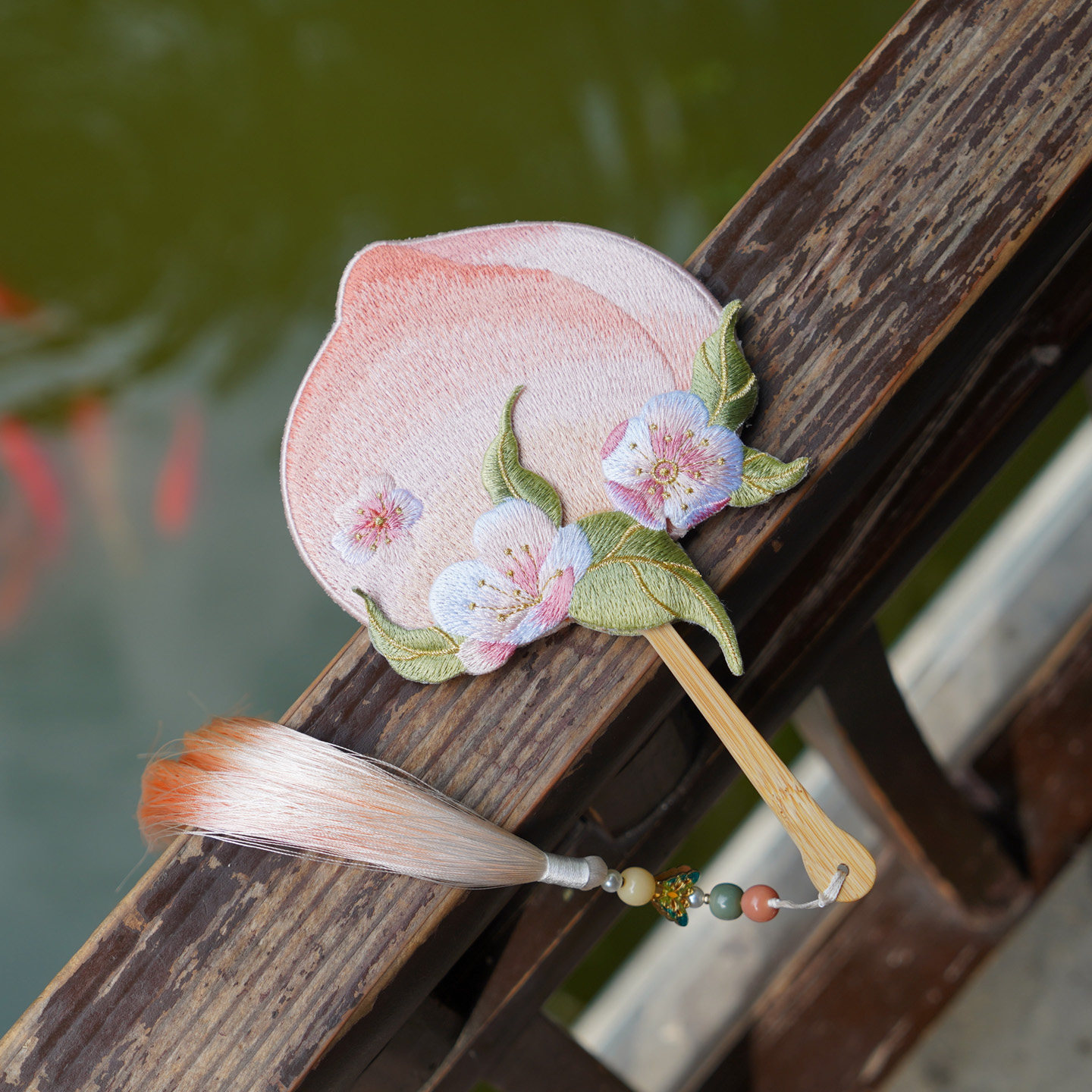 云深雾浅 一把桃扇 原创双面刺绣扇子异形团扇装饰旗袍汉服配饰