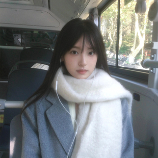 纯白色围巾女士秋冬季2024新款高级感韩系米色围脖百搭保暖氛围感