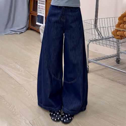 简约舒适宽松遮肉弯刀阔腿牛仔裤