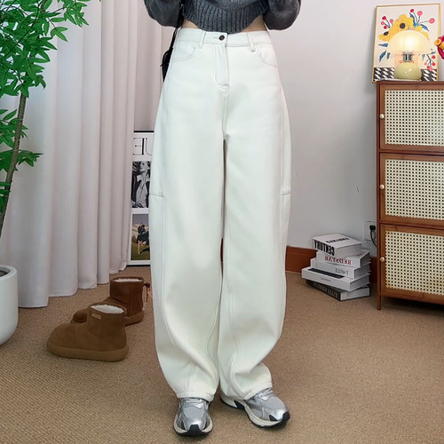 时尚百搭简约加绒阔腿弯刀牛仔裤