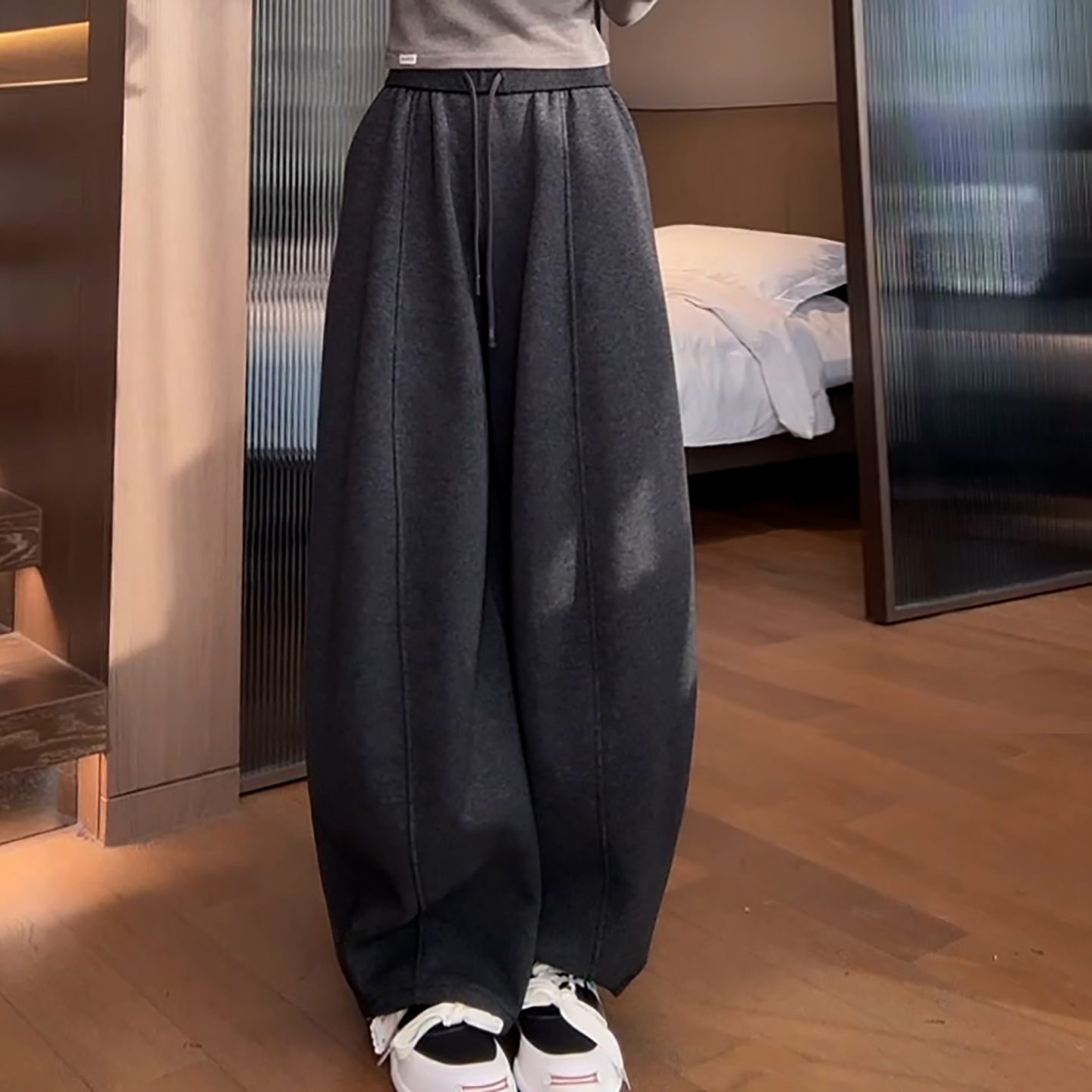 运动阔腿加绒加厚弯刀休闲卫裤女