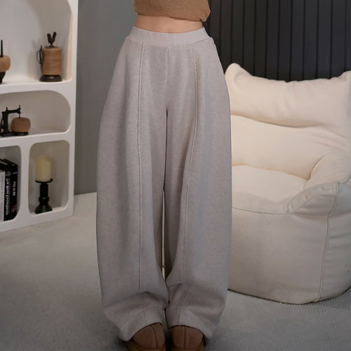 奶杏色一体绒百搭保暖阔腿卫裤