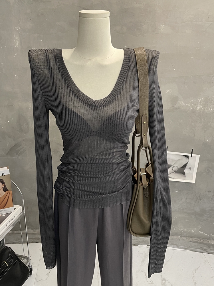 长袖修身V领T恤女微透打底衫上衣