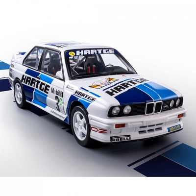 E30Solido合金118汽车模型