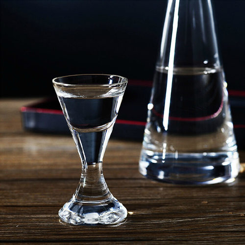 创意 白酒杯7件套装 玻璃杯子烈酒杯 分酒器 一口杯子弹杯 - 封面