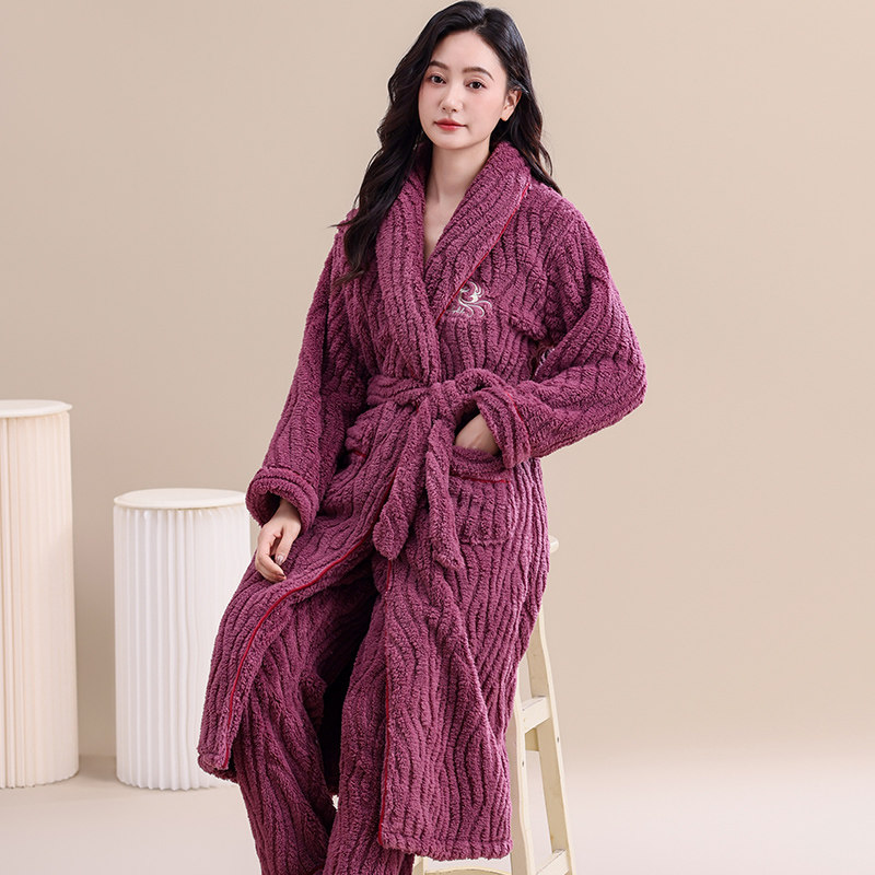 睡衣女冬季加绒加厚保暖珊瑚绒法兰绒高级感可外穿睡袍家居服套装