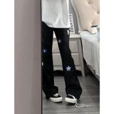 黑色