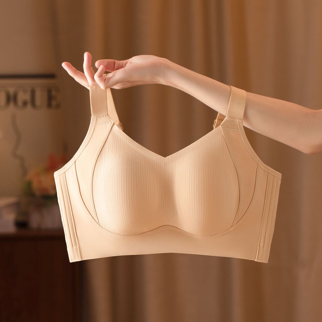 粉底液调整型内衣女胸大显小提拉收副乳聚拢防下垂舒适无痕文胸