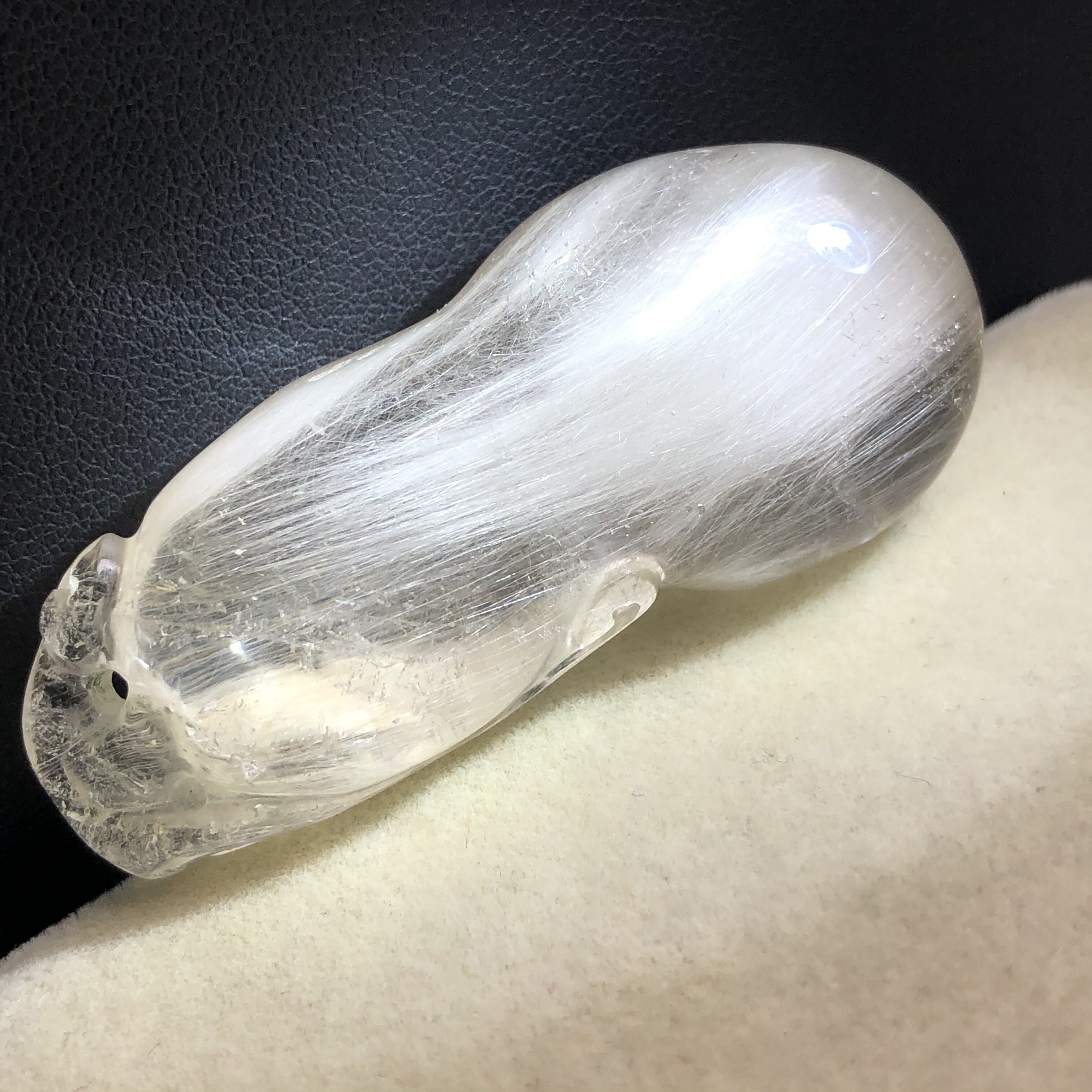 老矿料手工雕刻天然白兔毛顺发白刚丝白发晶雕刻吊坠 福瓜